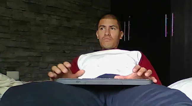 Snapshot of Sexylatin64 chatting on March 6, 3:35 pm Sexylatin64 online show from March 6, 3:35 pm