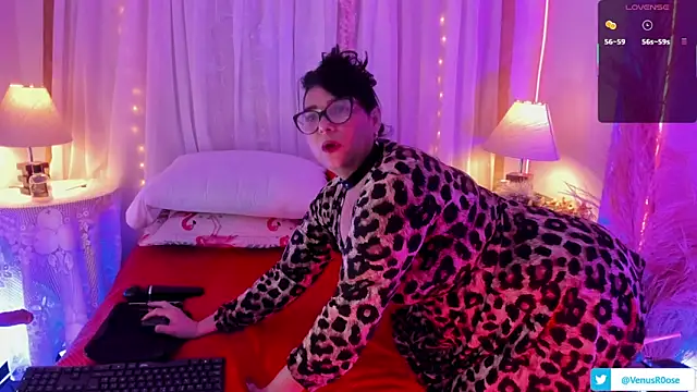 Venus R0se online show from April 4, 9:51 am