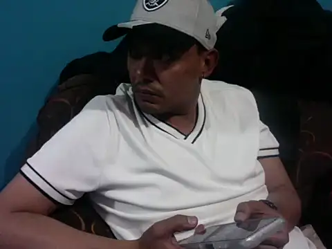 Snapshot of TUMORENO1 chatting on January 23, 3:26 am TUMORENO1 online show from January 23, 3:26 am