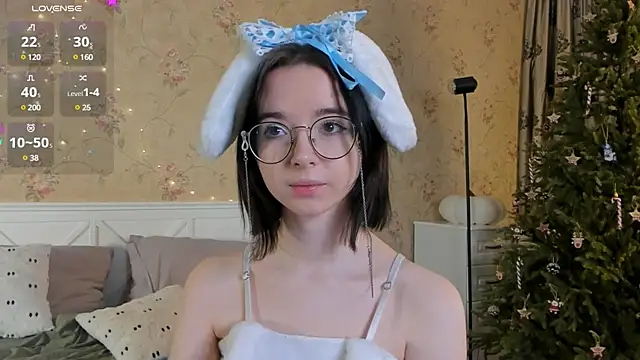 Nora Failure online show from January 3, 5:06 am