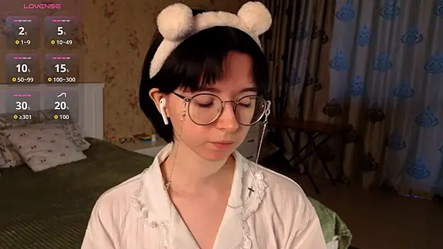 Nora Failure online show from October 25, 8:55 am