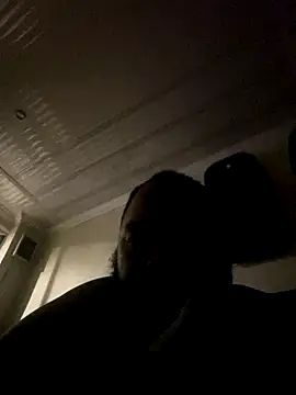 Snapshot of R32RLINE chatting on December 15, 10:25 pm R32RLINE online show from December 15, 10:25 pm