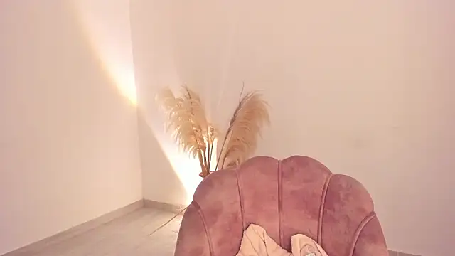 amelie murphy  online show from March 17, 4:43 pm