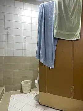 Snapshot of Layla-daloua chatting on December 18, 11:22 pm Layla-daloua online show from December 18, 11:22 pm