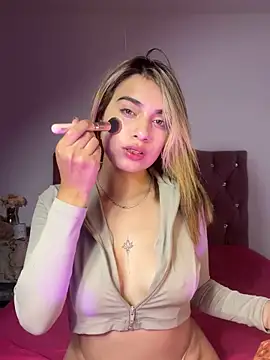 Snapshot of Hayley_A02 chatting on November 14, 3:33 pm Hayley A02 online show from November 14, 3:33 pm