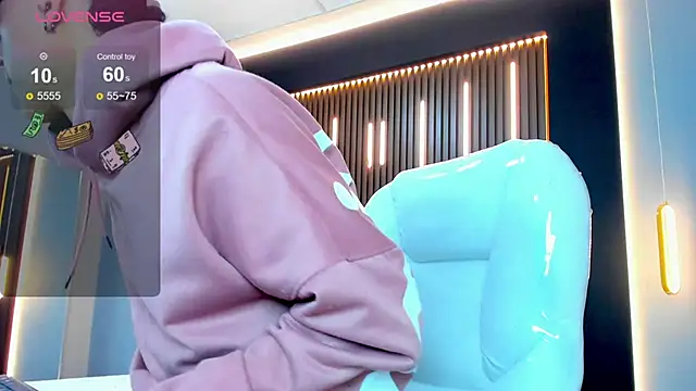 Lobo 17  online show from February 28, 3:40 am