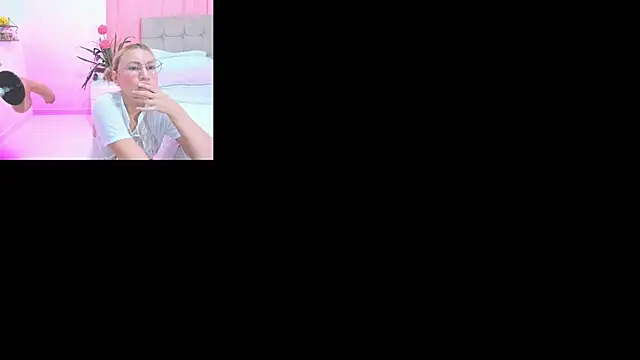 Snapshot of Annaraquel_ chatting on October 10, 2:32 am Annaraquel  online show from October 10, 2:32 am