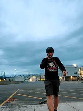 QcMisterv13 online show from April 18, 11:49 pm