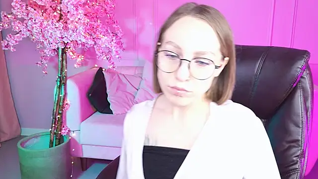 Snapshot of AphexQueen chatting on January 13, 1:17 pm AphexQueen online show from January 13, 1:17 pm