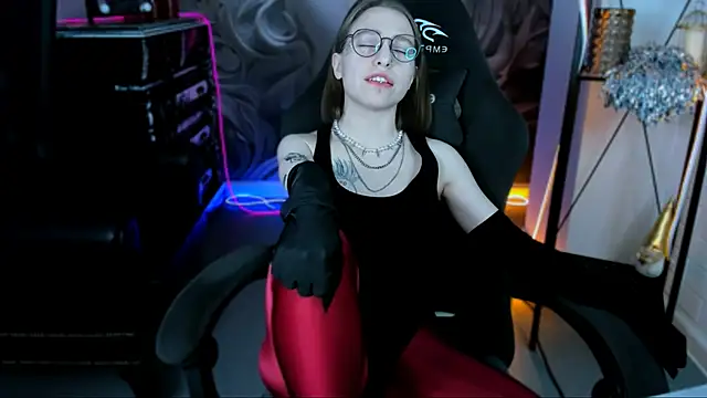 Snapshot of AphexQueen chatting on January 24, 3:24 pm AphexQueen online show from January 24, 3:24 pm