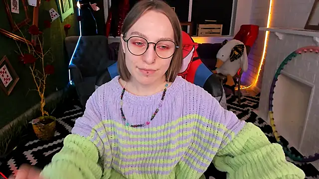 Snapshot of AphexQueen chatting on February 19, 4:11 pm AphexQueen online show from February 19, 4:11 pm