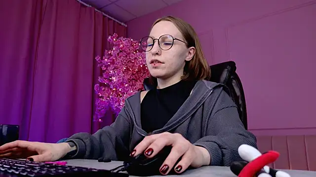 Snapshot of AphexQueen chatting on February 28, 7:14 pm AphexQueen online show from February 28, 7:14 pm