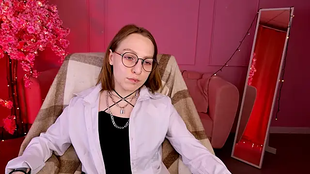 Snapshot of AphexQueen chatting on March 10, 3:20 pm AphexQueen online show from March 10, 3:20 pm