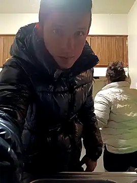 Snapshot of thebest20000 chatting on January 22, 10:37 pm thebest20000 online show from January 22, 10:37 pm