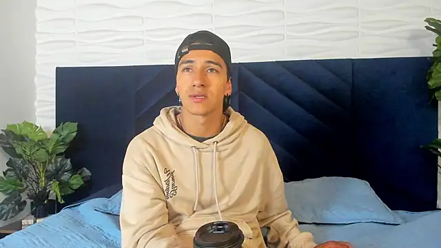 Andy Joy  online show from April 6, 10:27 am