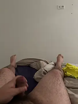 Snapshot of junior49280 chatting on October 12, 11:31 am junior49280 online show from October 12, 11:31 am