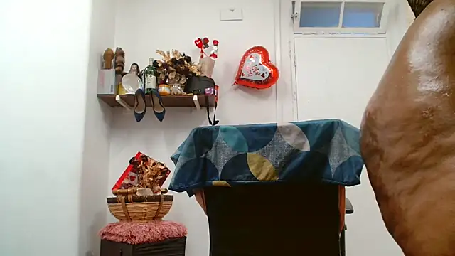 xTALLSEXYBUMx online show from April 17, 8:23 pm