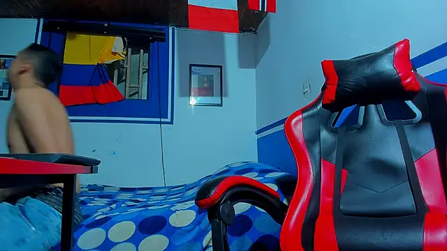 maxowens oficial online show from March 7, 8:17 pm