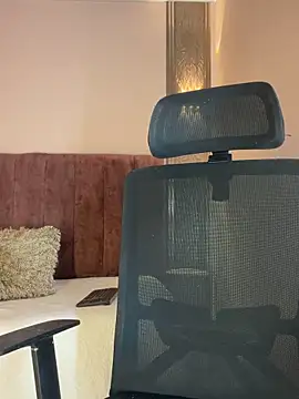 Emy leon online show from February 8, 7:06 pm