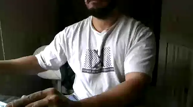 Snapshot of DateMike94 chatting on January 14, 9:56 am DateMike94 online show from January 14, 9:56 am