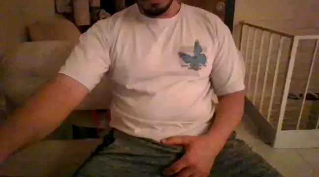 Snapshot of DateMike94 chatting on March 7, 10:32 pm DateMike94 online show from March 7, 10:32 pm