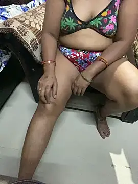 Snapshot of Tameesh_sexy_mistress chatting on June 28, 5:35 am Tameesh sexy mistress online show from June 28, 5:35 am
