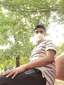 Snapshot of Ishan003 chatting on April 30, 2:51 am Ishan003 online show from April 30, 2:51 am