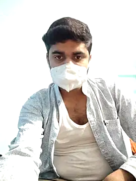 Snapshot of Ishan003 chatting on May 9, 6:35 pm Ishan003 online show from May 9, 6:35 pm
