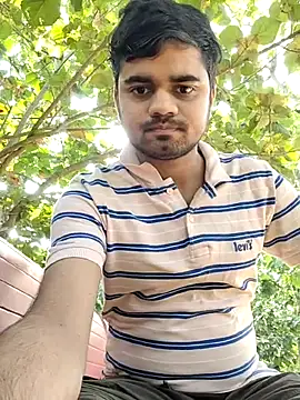 Snapshot of Ishan003 chatting on June 24, 2:43 am Ishan003 online show from June 24, 2:43 am