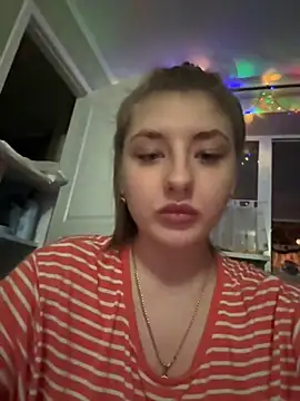 Snapshot of sexyy_girl_ chatting on December 30, 6:16 pm sexyy girl  online show from December 30, 6:16 pm