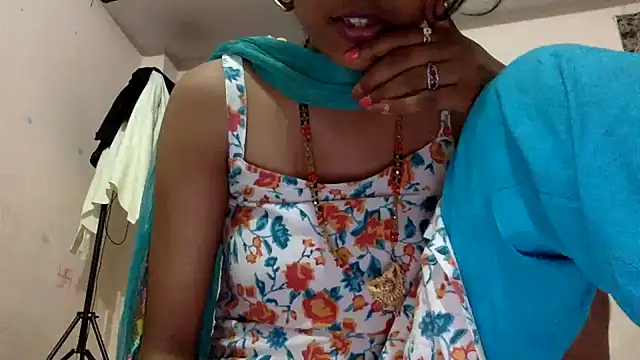 Snapshot of Shalu79 chatting on July 2, 6:58 pm Shalu79 online show from July 2, 6:58 pm