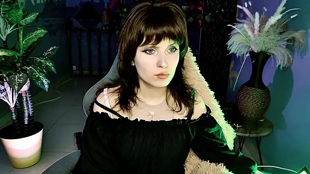 LolaAsmus online show from April 13, 9:15 am