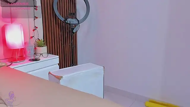 Snapshot of Meli_castillo chatting on February 26, 11:20 am Meli castillo online show from February 26, 11:20 am