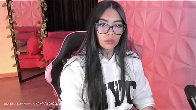 NattGomez online show from April 17, 3:20 am