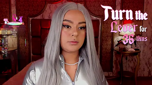 SoffiQueen online show from December 19, 1:40 pm