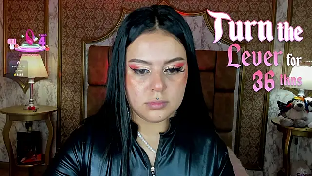 SoffiQueen online show from January 12, 1:05 pm