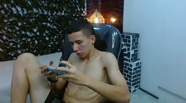 Snapshot of JackSwan18 chatting on December 2, 4:31 pm JackSwan18 online show from December 2, 4:31 pm