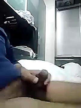 Snapshot of pusseylover1 chatting on February 3, 9:19 am pusseylover1 online show from February 3, 9:19 am