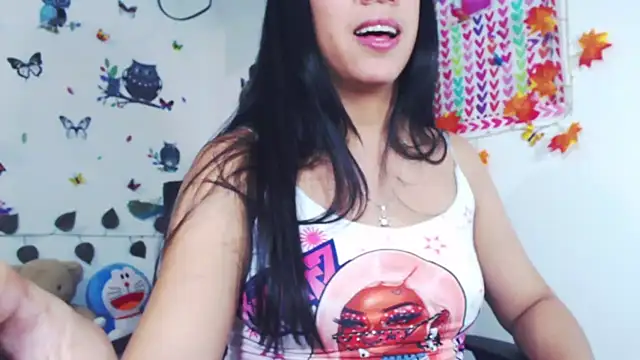 Snapshot of Alisxon4u chatting on February 8, 1:43 am Alisxon4u online show from February 8, 1:43 am