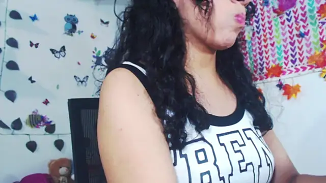 Snapshot of Alisxon4u chatting on February 11, 4:11 am Alisxon4u online show from February 11, 4:11 am