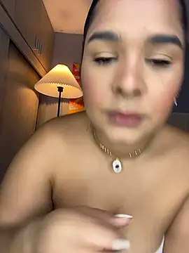 Shenoa1 online show from October 31, 2:07 pm