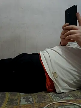 mohnis76 online show from April 14, 7:20 pm