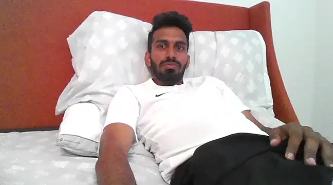 Snapshot of skinny__boy__ chatting on February 18, 9:09 pm skinny boy online show from February 18, 9:09 pm