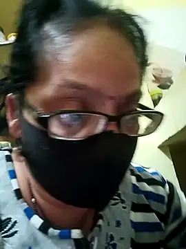 Snapshot of heenage chatting on January 11, 1:32 pm heenage online show from January 11, 1:32 pm