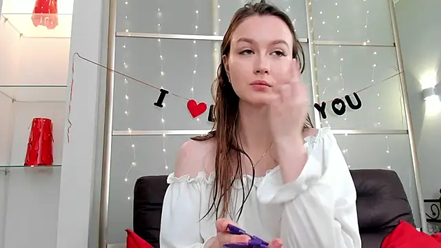 Snapshot of Emma_Flin chatting on June 20, 7:22 am Emma Flin online show from June 20, 7:22 am