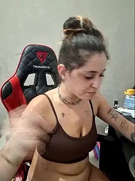 luuhcat09 online show from April 8, 5:35 pm