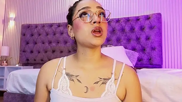 EMILYY FOXY online show from March 5, 7:21 pm