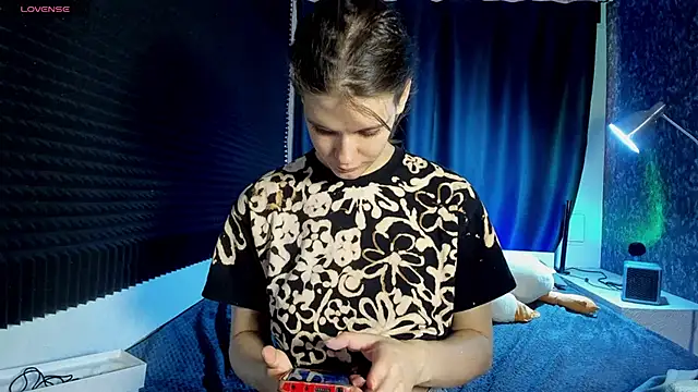 KIKI Krash online show from March 8, 10:08 am