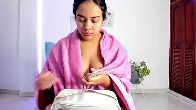 anniesweet- online show from December 22, 1:30 pm