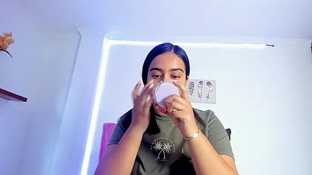 Snapshot of anniesweet- chatting on April 10, 1:16 pm anniesweet- online show from April 10, 1:16 pm